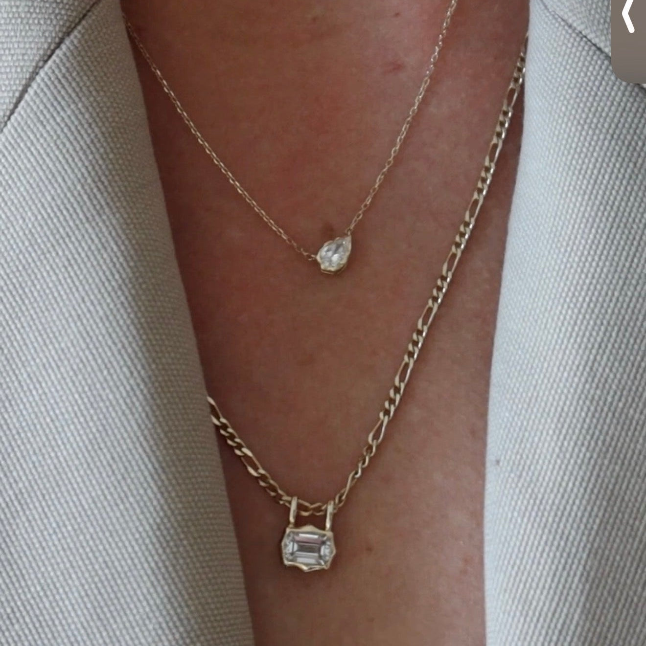 9 karat yellow gold figaro chain with alternating oval and round links